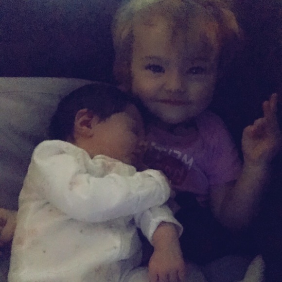 Meet your Posher, Tori - Picture 2 of 3